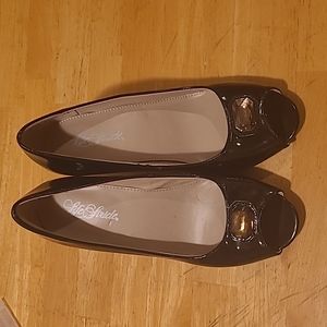 Lifestride black patent pumps size 9